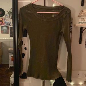 Long sleeve-off shoulder green top
